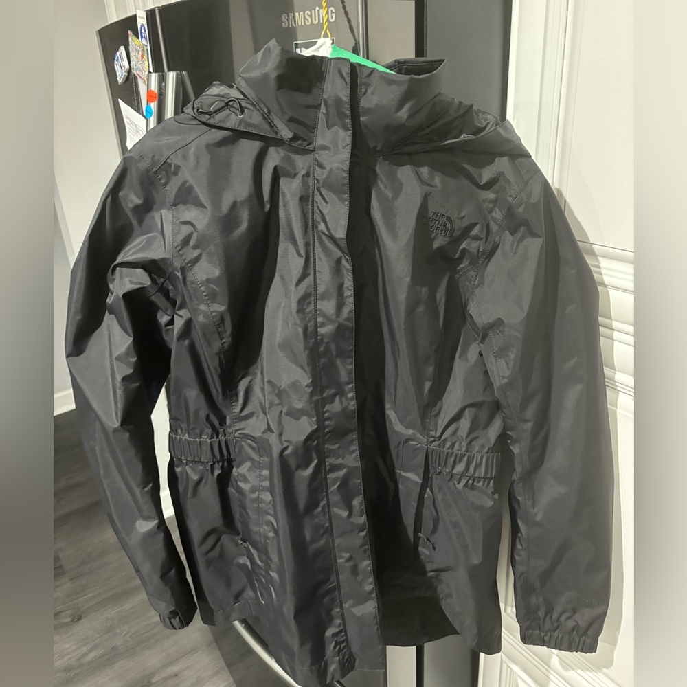 The North Face Women's Black Mesh Lined Windbreaker Size L